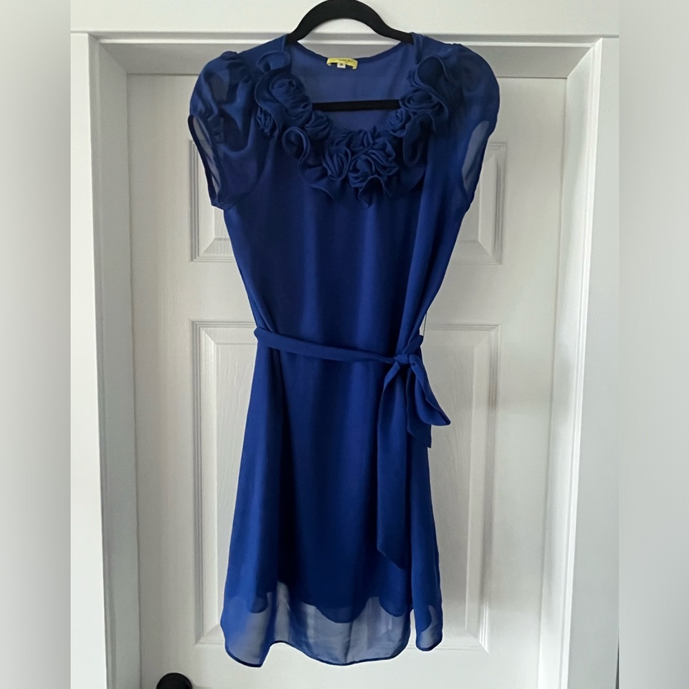 Blue Chiffon Mini Dress with Flower Detail and Belt size M
